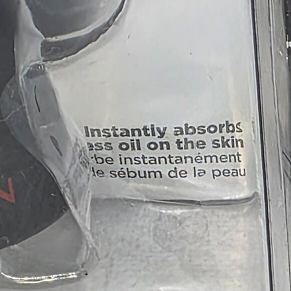 Revlon Oil Absorbing Roller - Oil Control on the Go - Picture 5 of 13